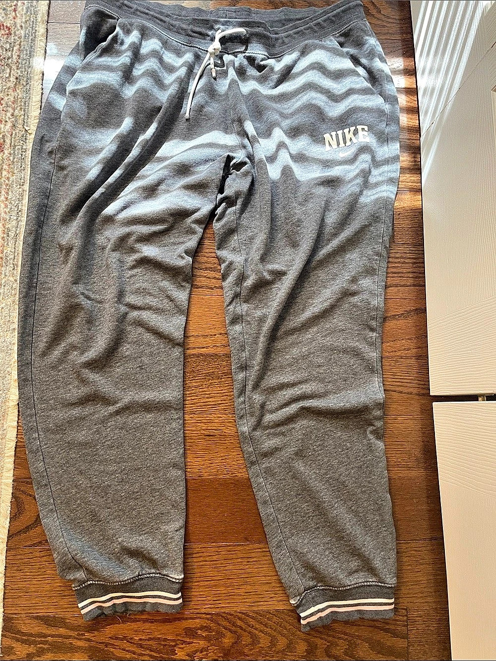 Nike women’s Gray Joggers Size Large